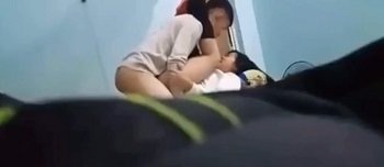 Ketangkap Basah Bugil Bareng Pacar Saat Orang Tua Pulang Tiba-tiba