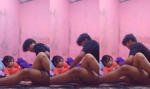 Gadis Muda Ngentot Di Rumah Dengan Pacar Yang Lebih Tua